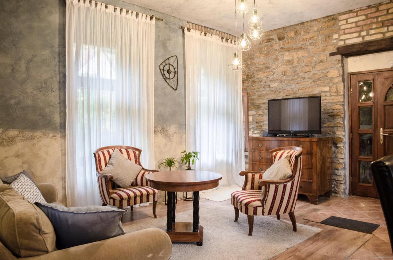דירות Veszprém Kohaz Apartman מראה חיצוני תמונה