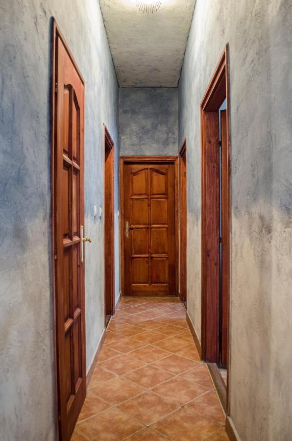 דירות Veszprém Kohaz Apartman מראה חיצוני תמונה