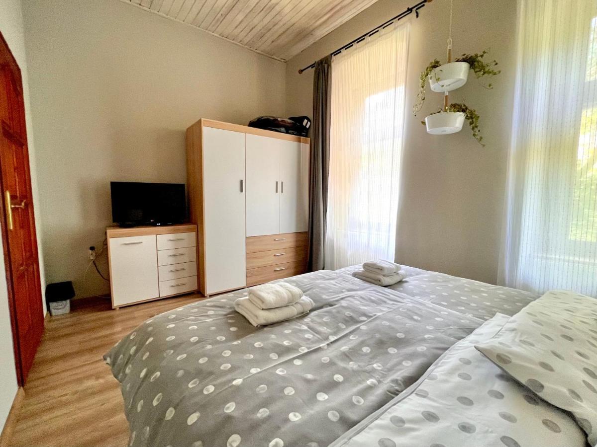 דירות Veszprém Kohaz Apartman מראה חיצוני תמונה