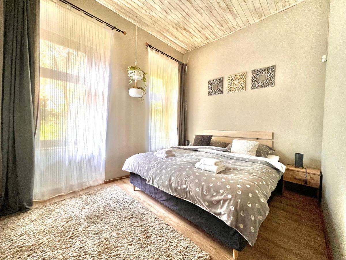 דירות Veszprém Kohaz Apartman מראה חיצוני תמונה