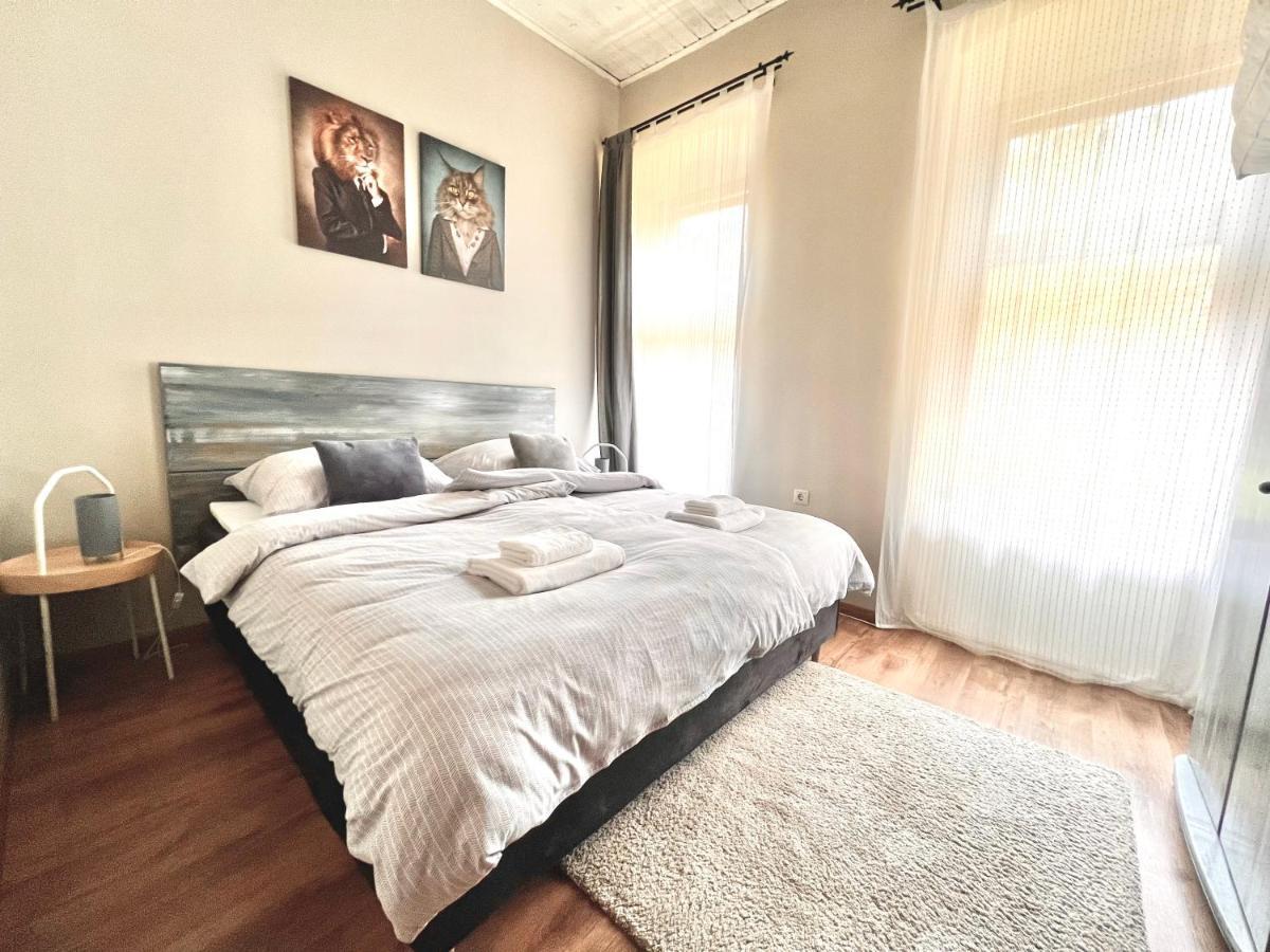 דירות Veszprém Kohaz Apartman מראה חיצוני תמונה